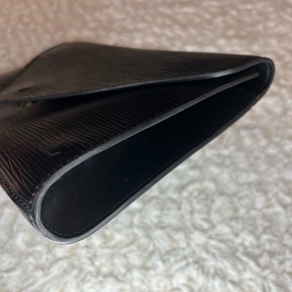 Authentic Louis Vuitton Black Leather Epi Art Deco Clutch - Picture 8 of 9